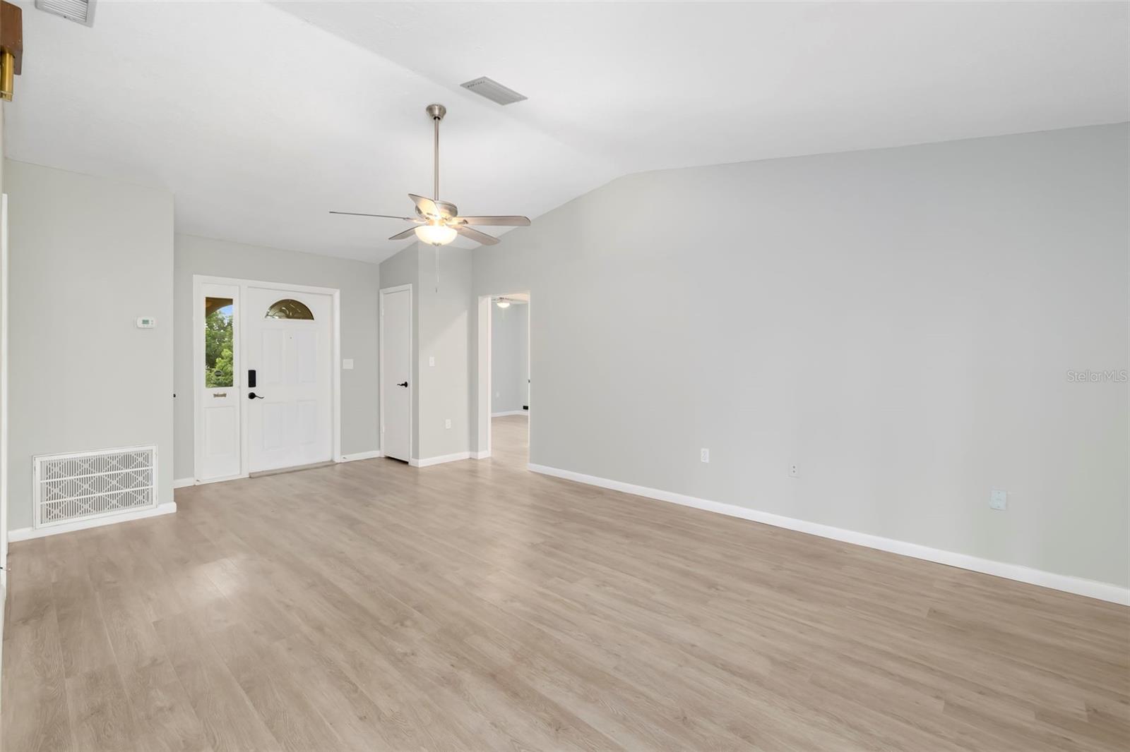 3905 SANDPOINTE DR — photo 14