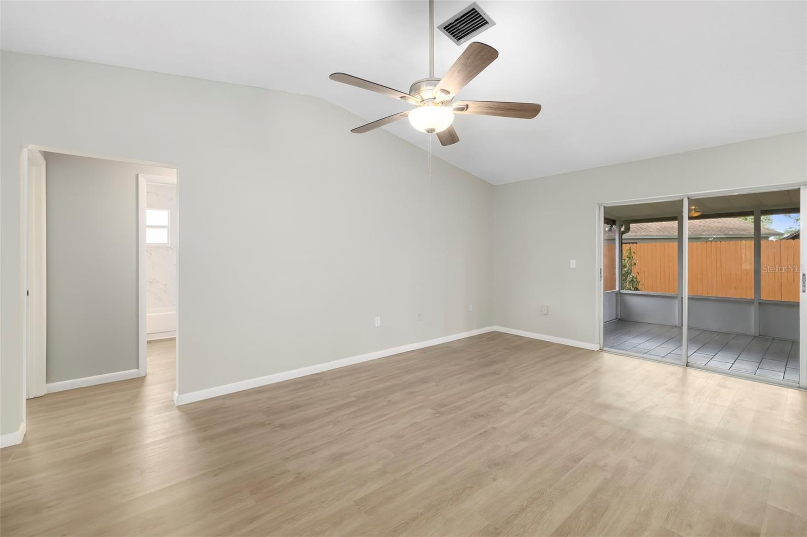 3905 SANDPOINTE DR — photo 11