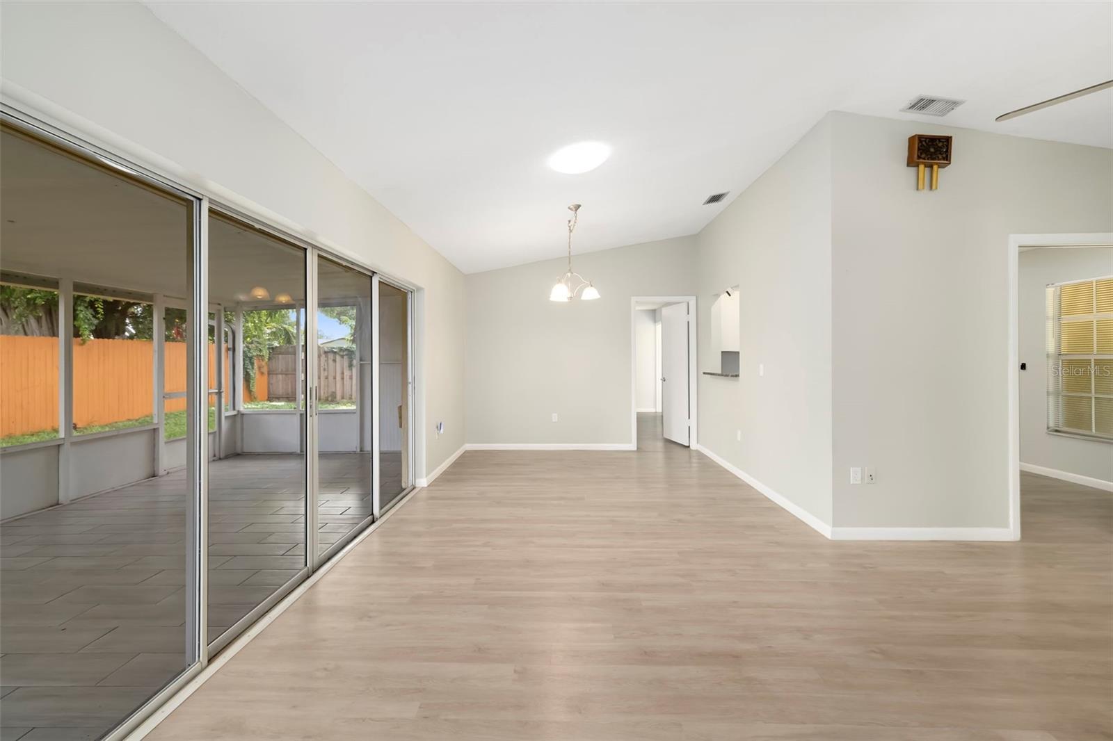 3905 SANDPOINTE DR — photo 13