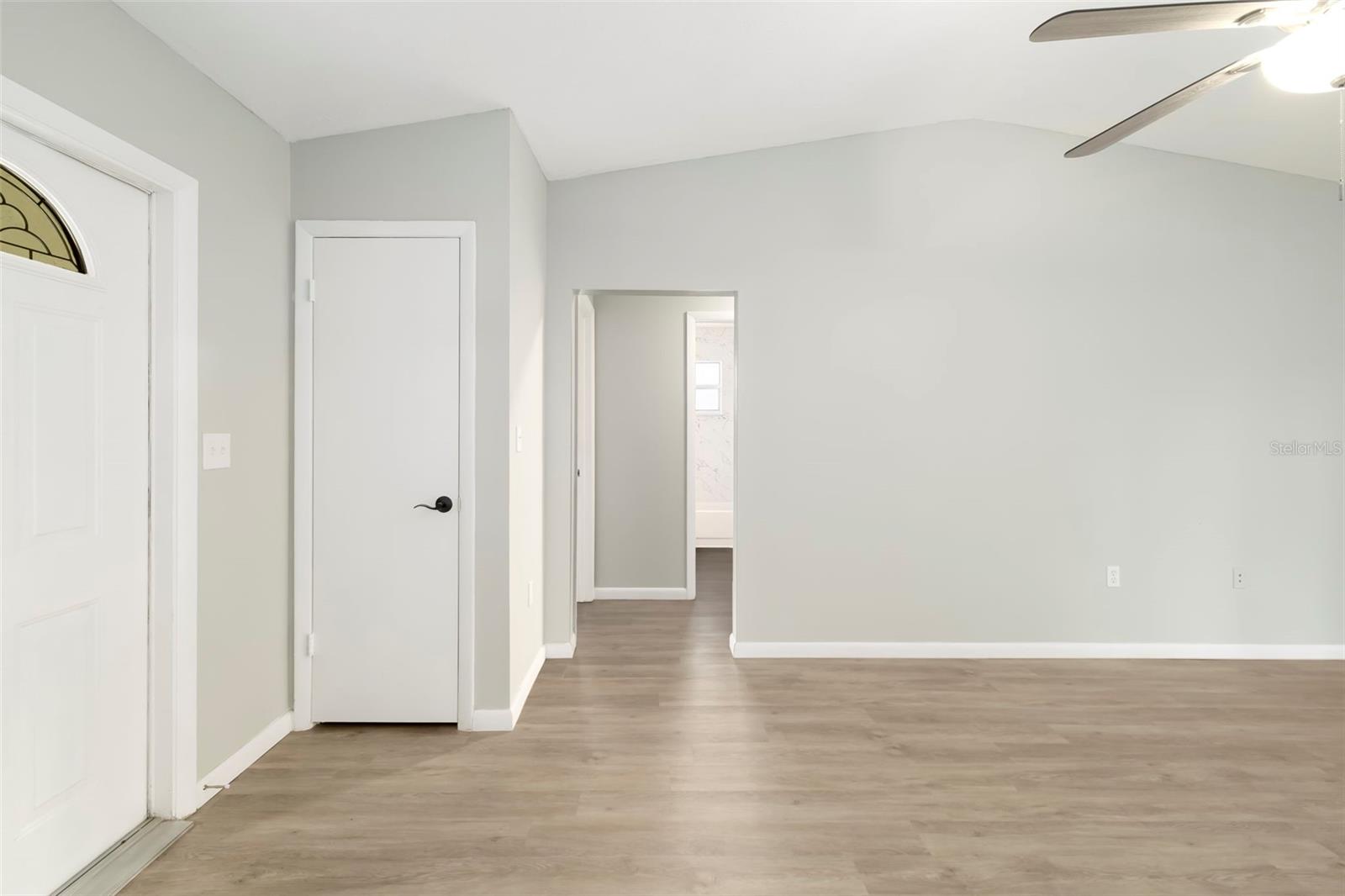 3905 SANDPOINTE DR — photo 15