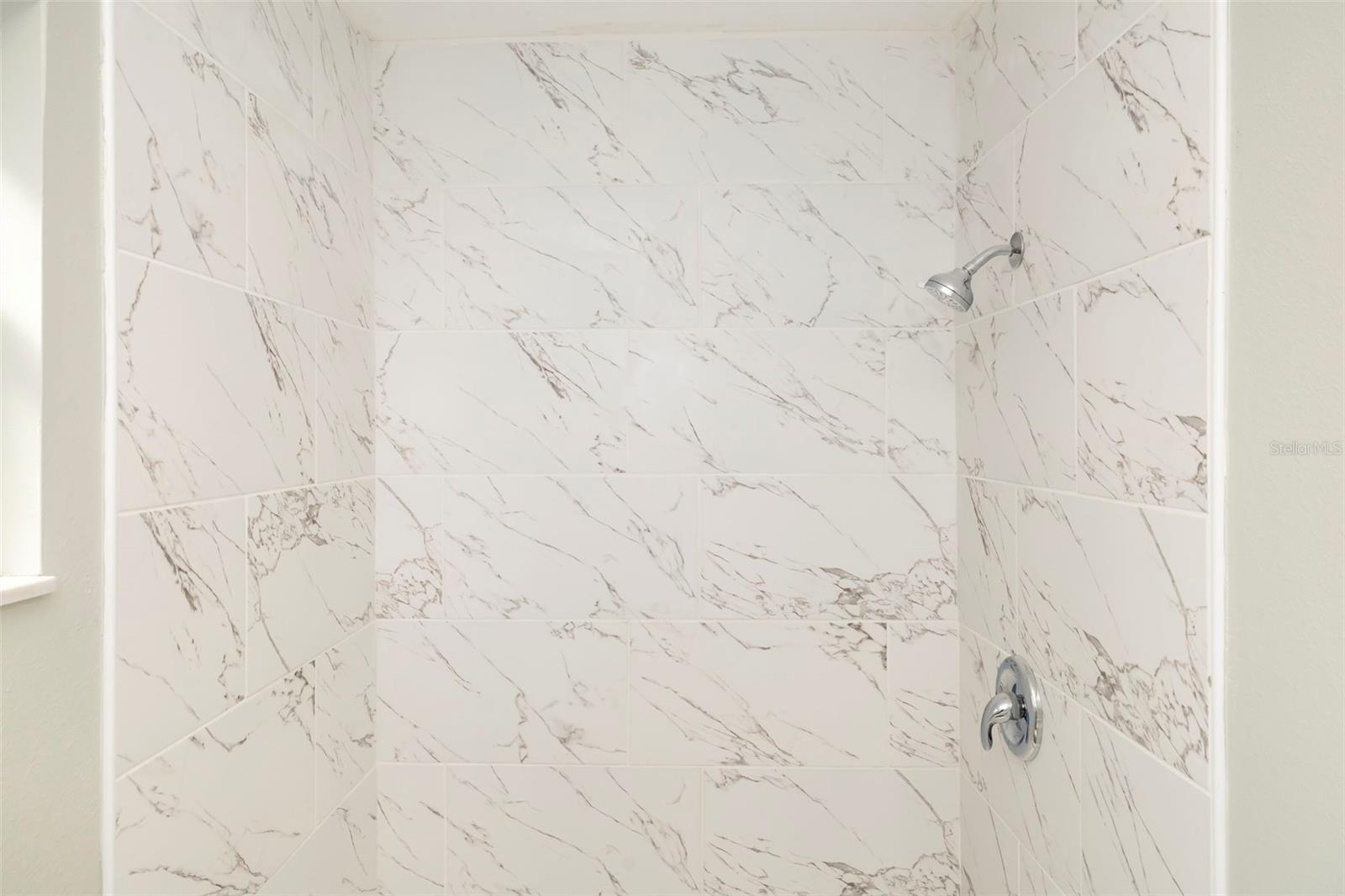 3905 SANDPOINTE DR — photo 26