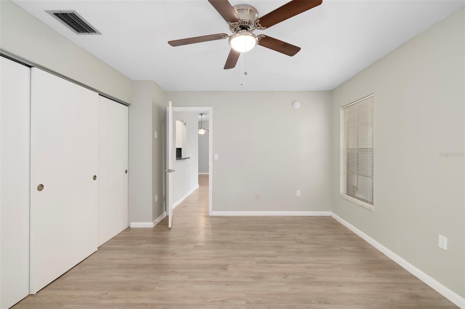 3905 SANDPOINTE DR — photo 28