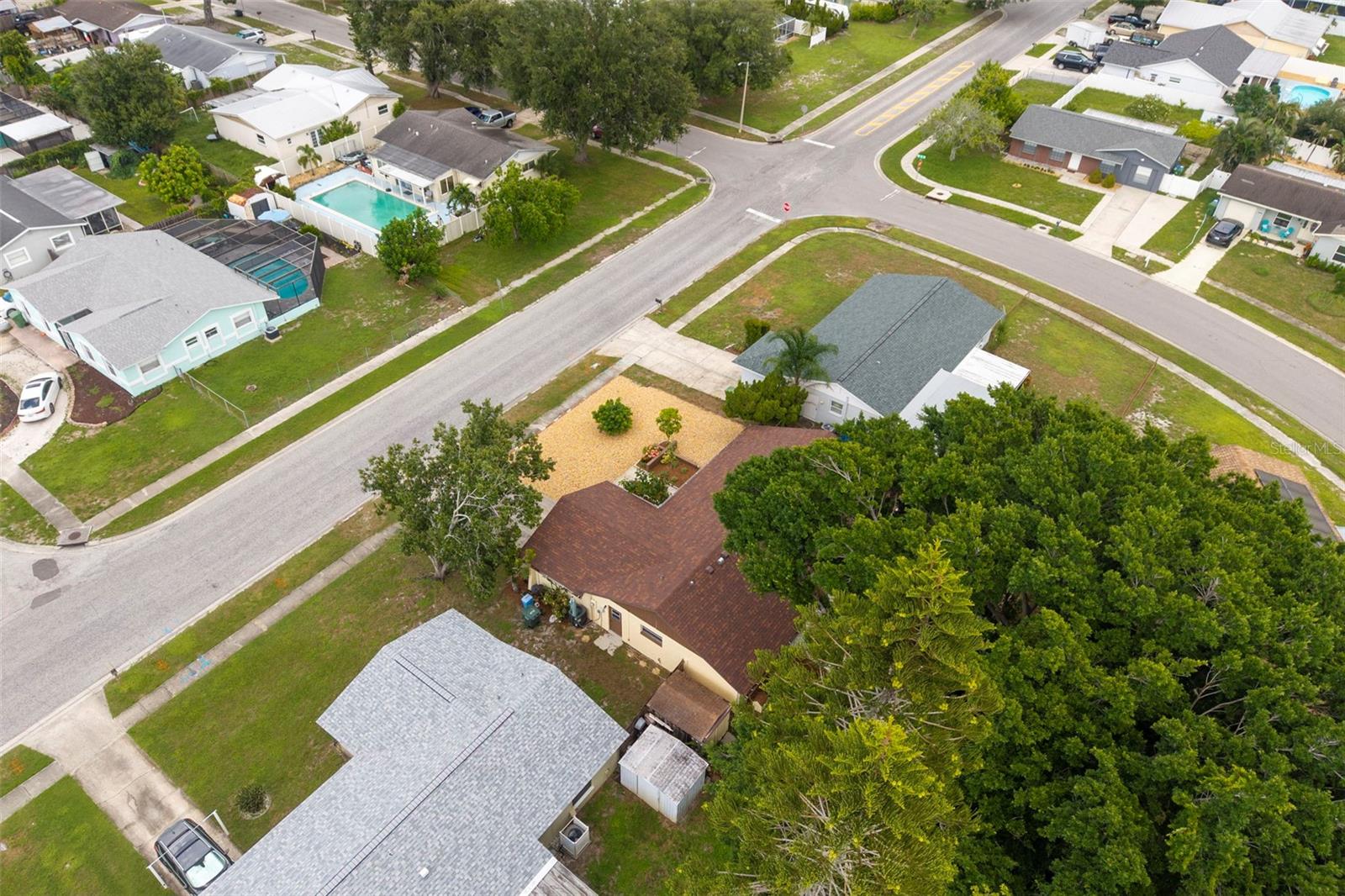 3905 SANDPOINTE DR — photo 42