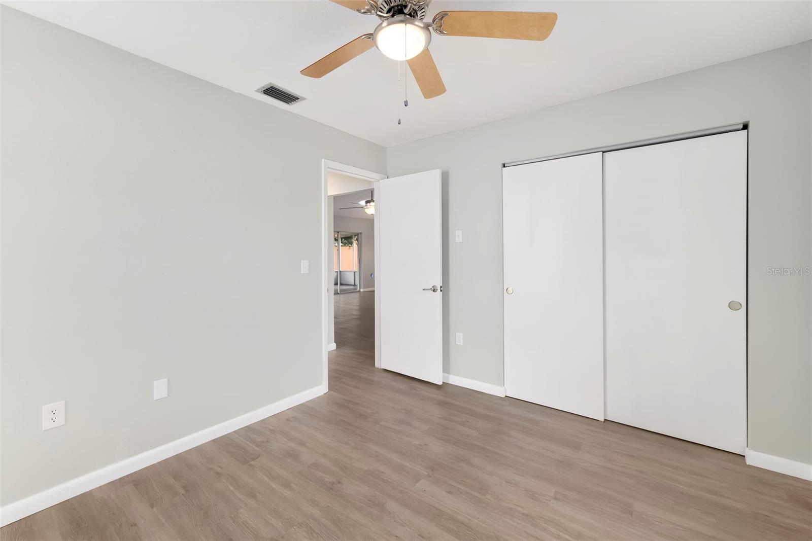 3905 SANDPOINTE DR — photo 30