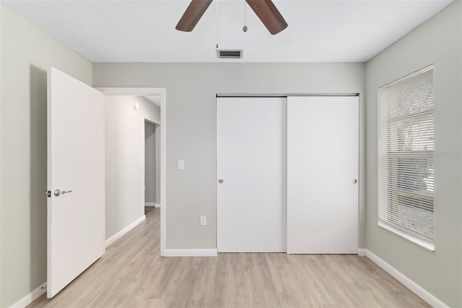 3905 SANDPOINTE DR — photo 34