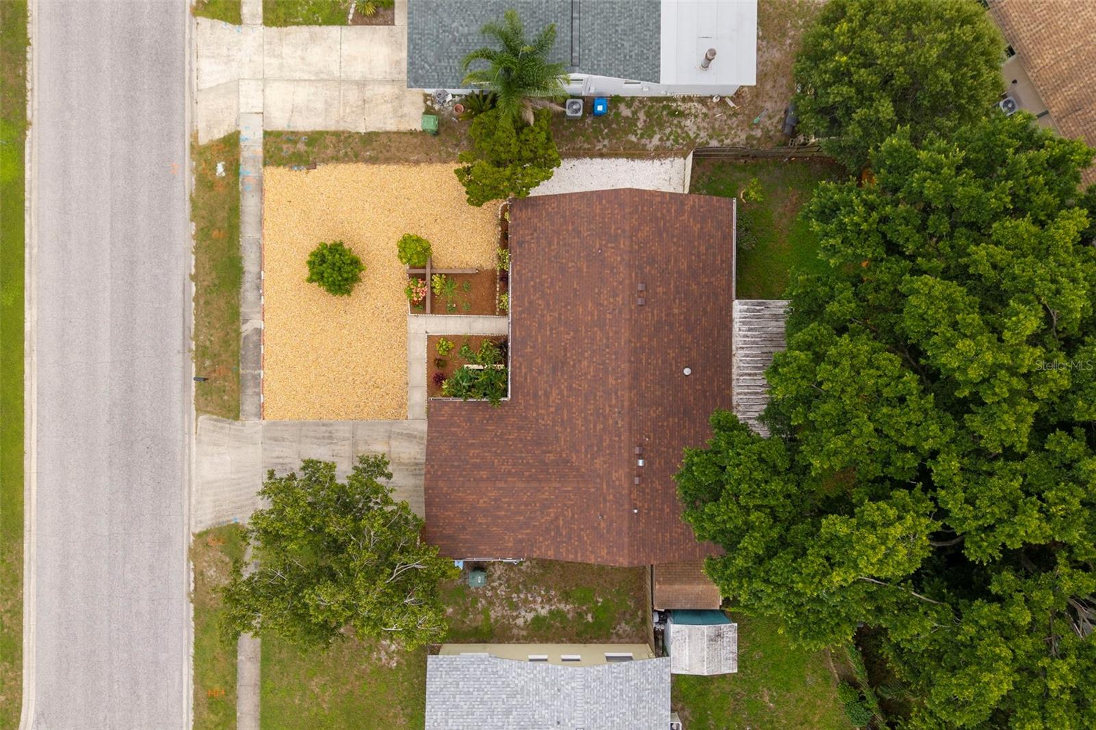 3905 SANDPOINTE DR — photo 41