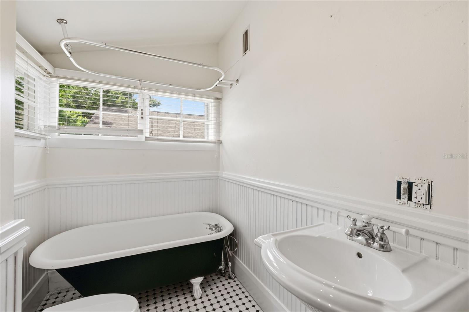 1309 E WILDER AVE — photo 26