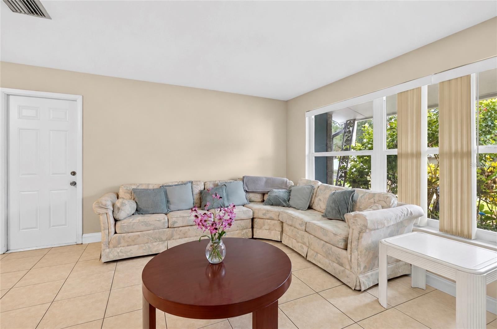 1158 OVERCASH DR — photo 9