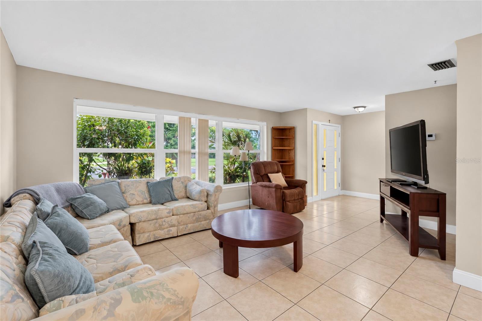 1158 OVERCASH DR — photo 5