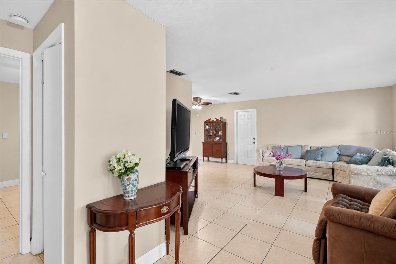 1158 OVERCASH DR — photo 3