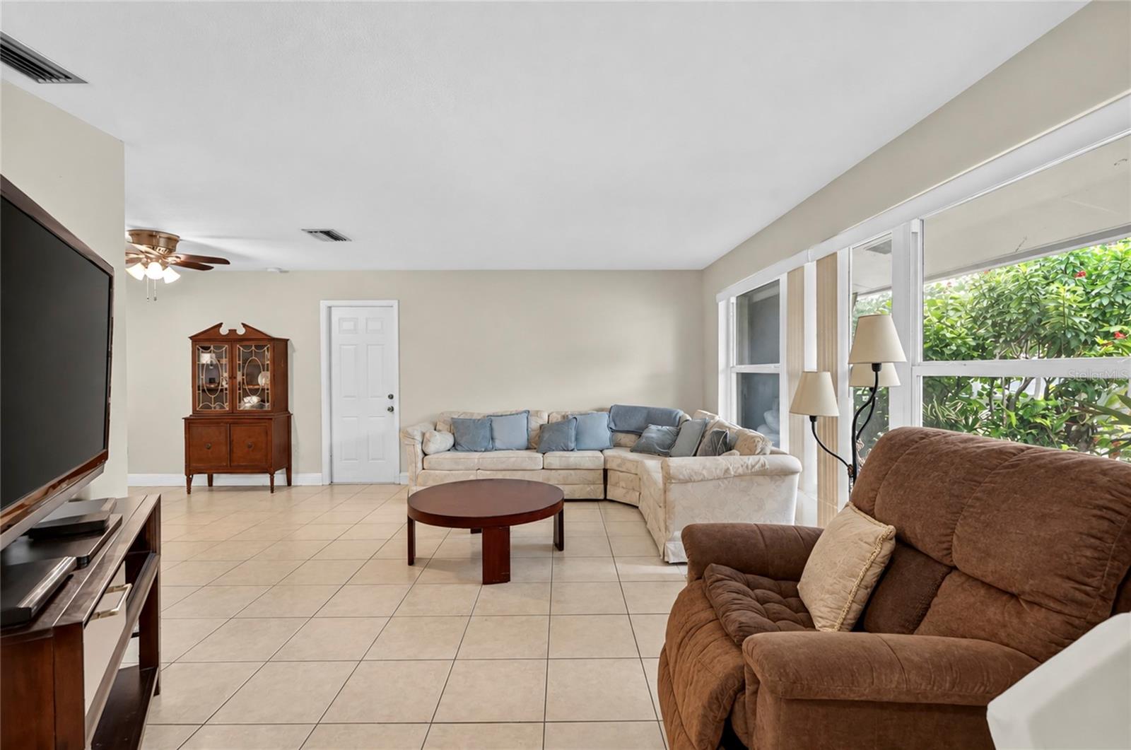 1158 OVERCASH DR — photo 4