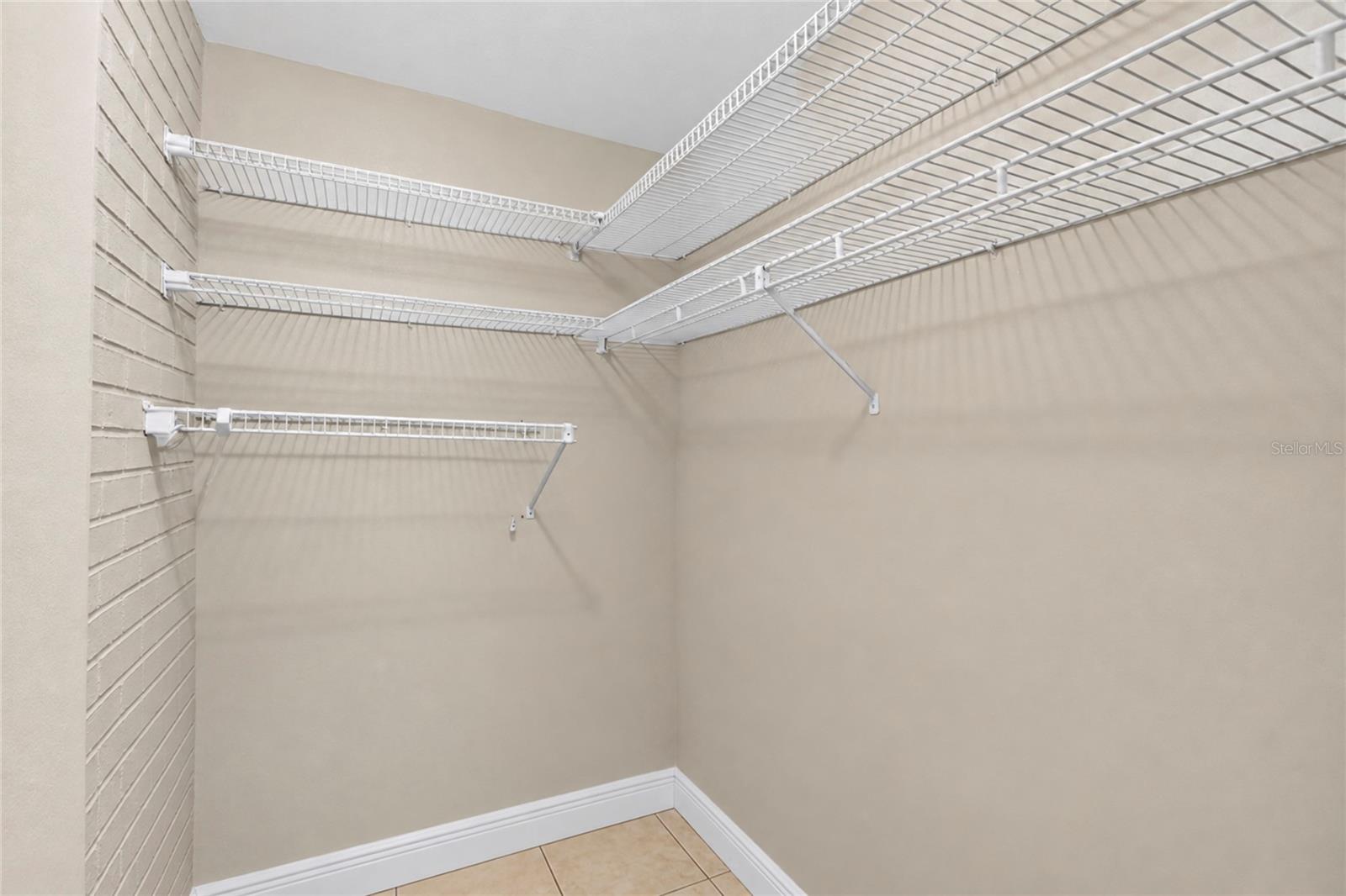 1158 OVERCASH DR — photo 34