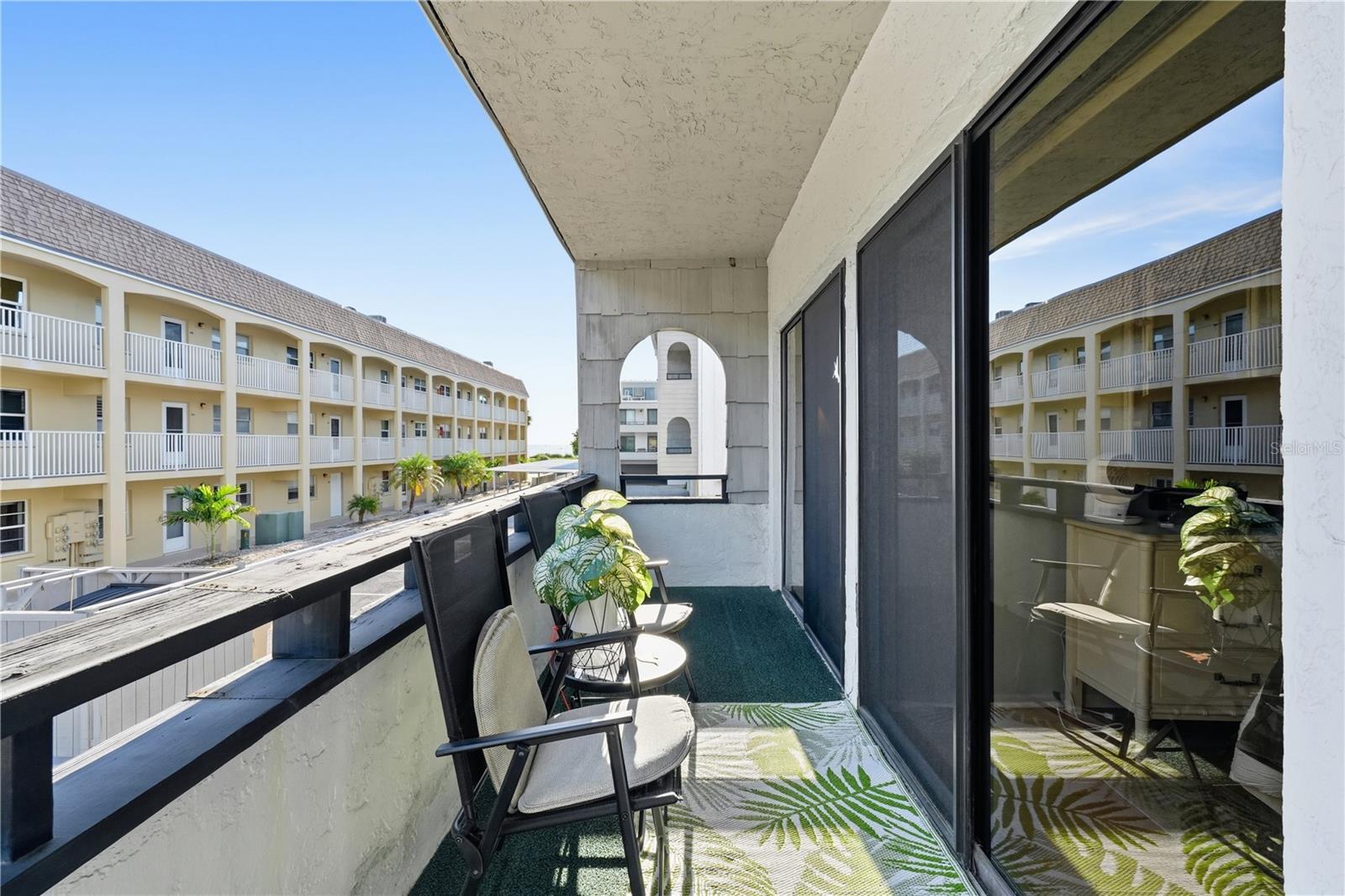 1555 TARPON CENTER DR #156 — photo 43
