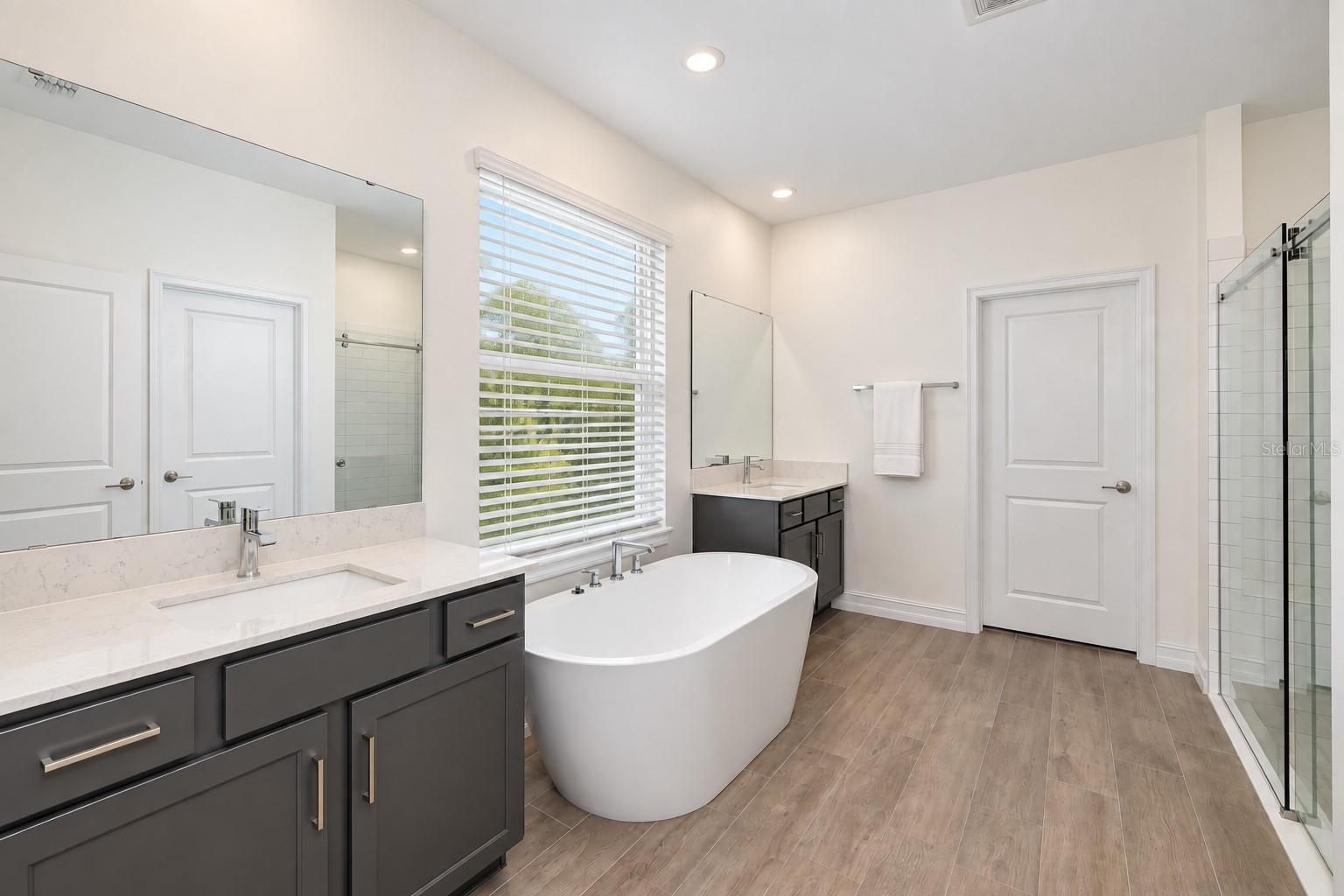 18342 SERENE LAKE LOOP — photo 30