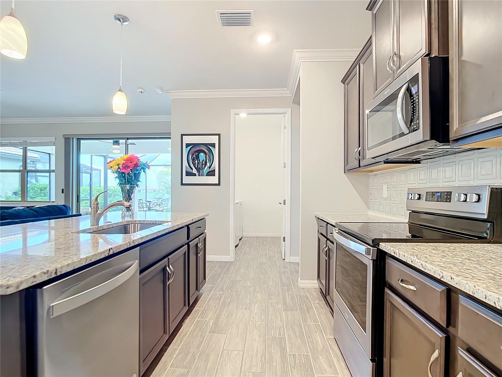 177 VINADIO BLVD — photo 8