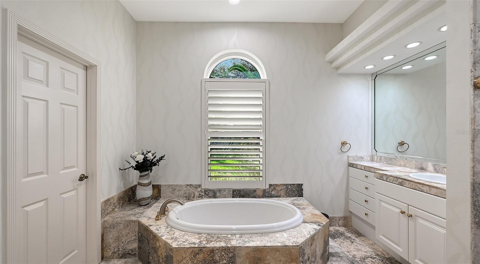 8866 BLOOMFIELD BLVD — photo 47