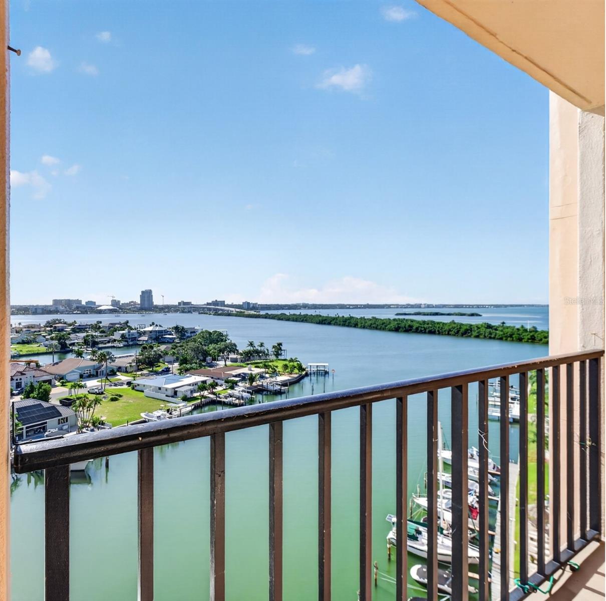 51 ISLAND WAY #1100 — photo 4