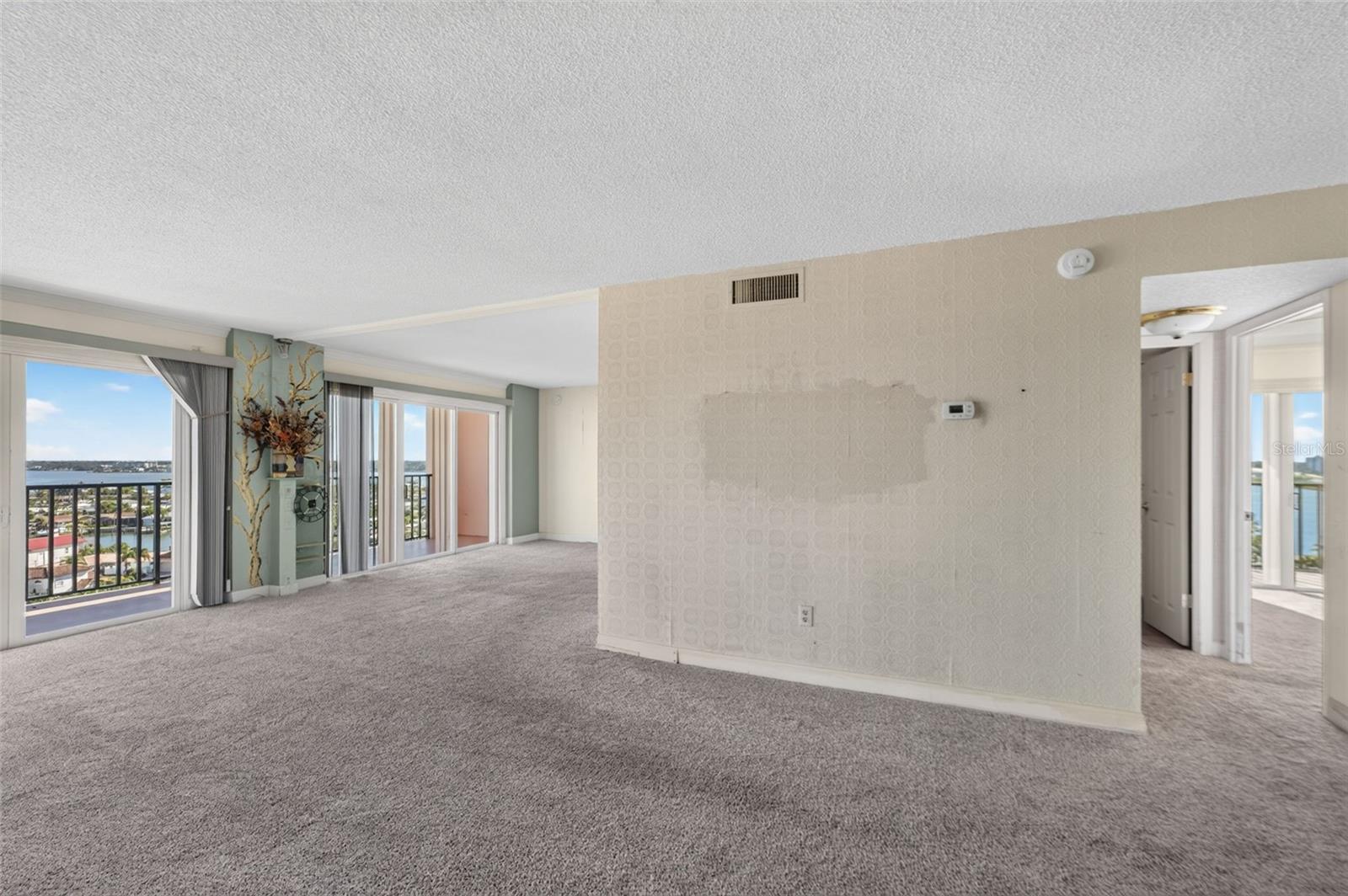 51 ISLAND WAY #1100 — photo 14