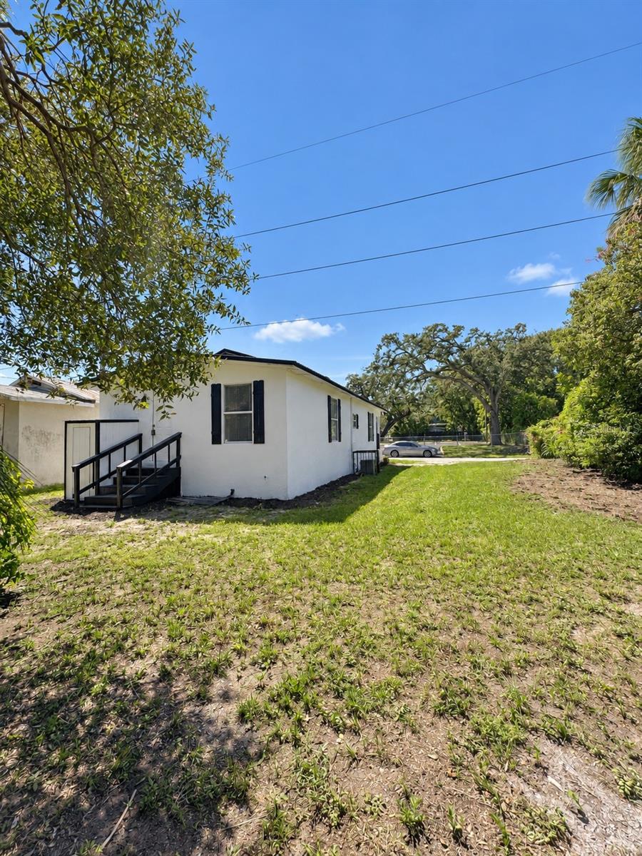 3403 MACHADO ST — photo 13