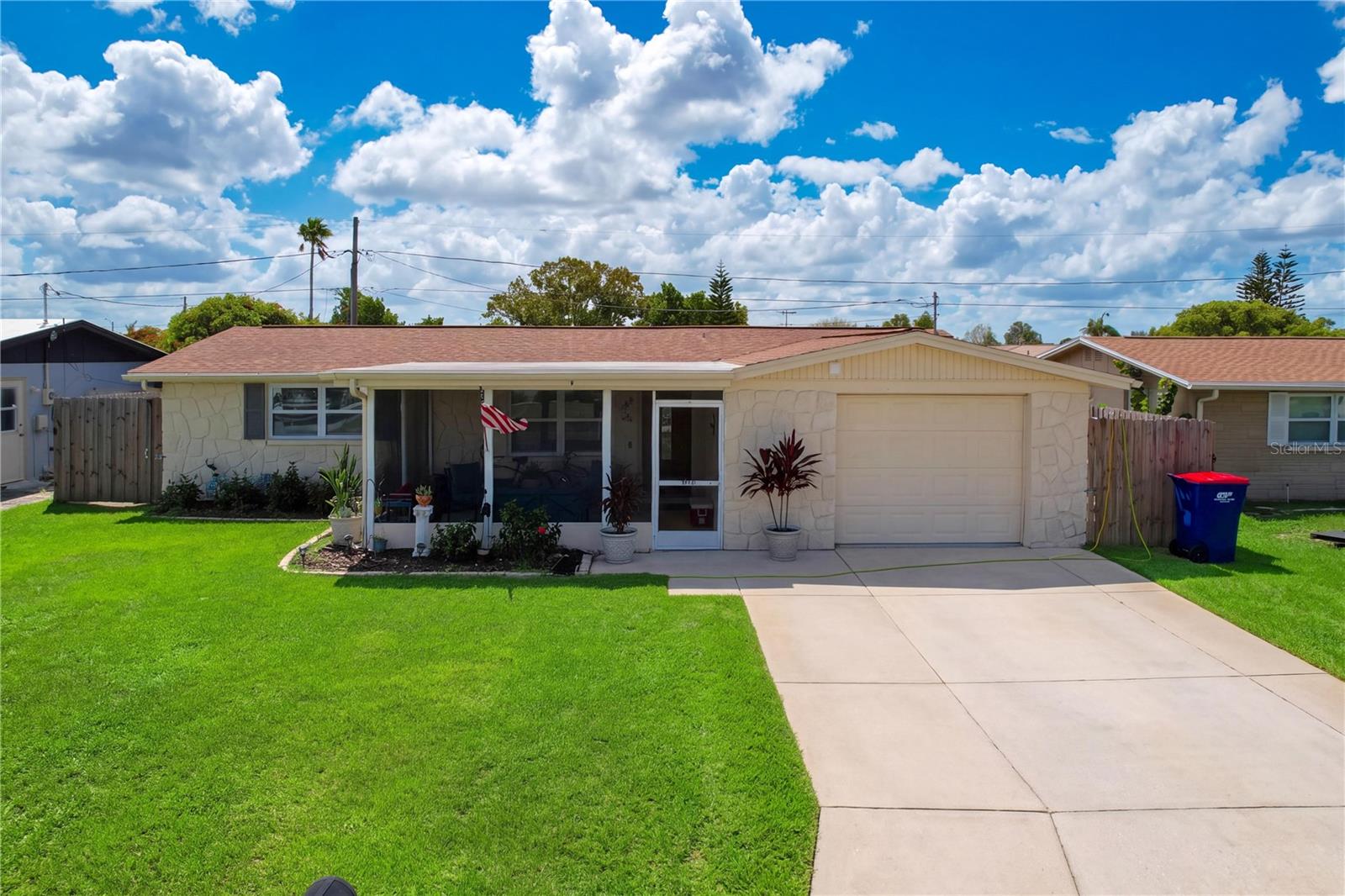 3748 REDWOOD DR — photo 2