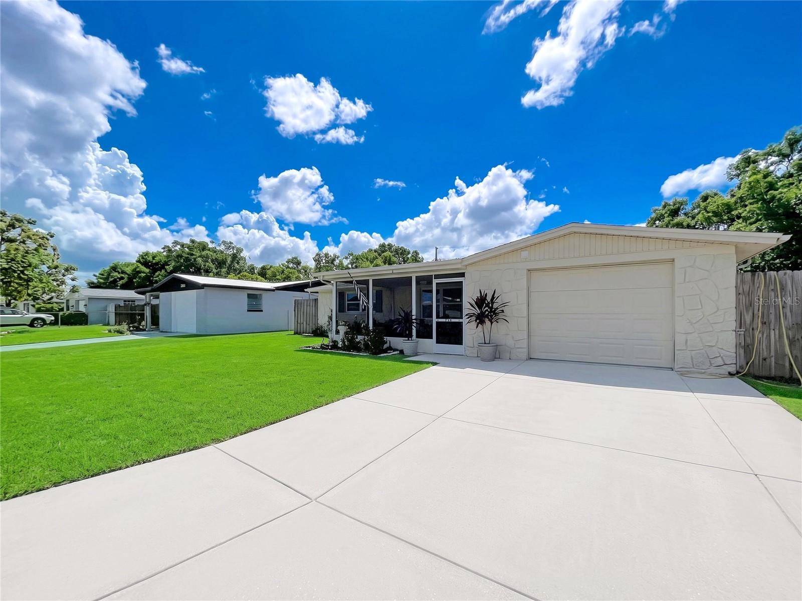 3748 REDWOOD DR — photo 4