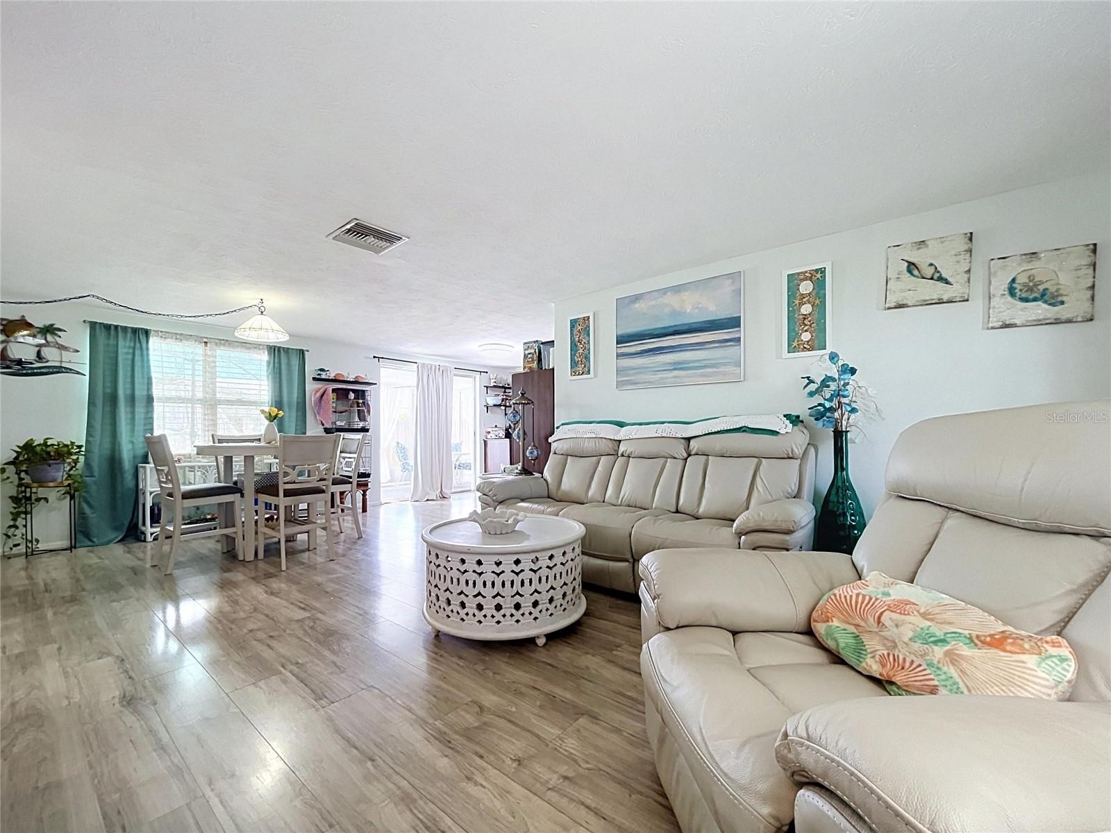 3748 REDWOOD DR — photo 33