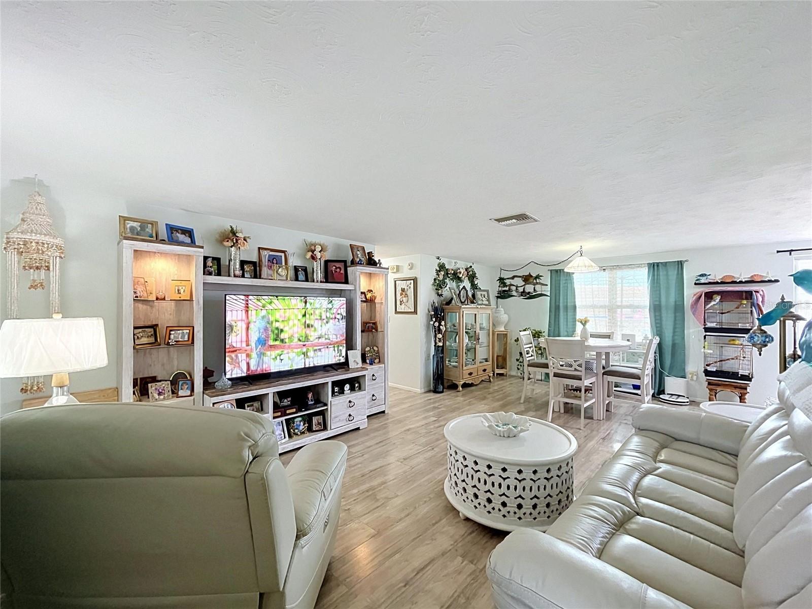 3748 REDWOOD DR — photo 32
