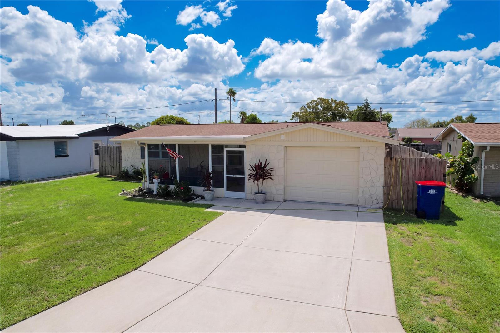 3748 REDWOOD DR — photo 3