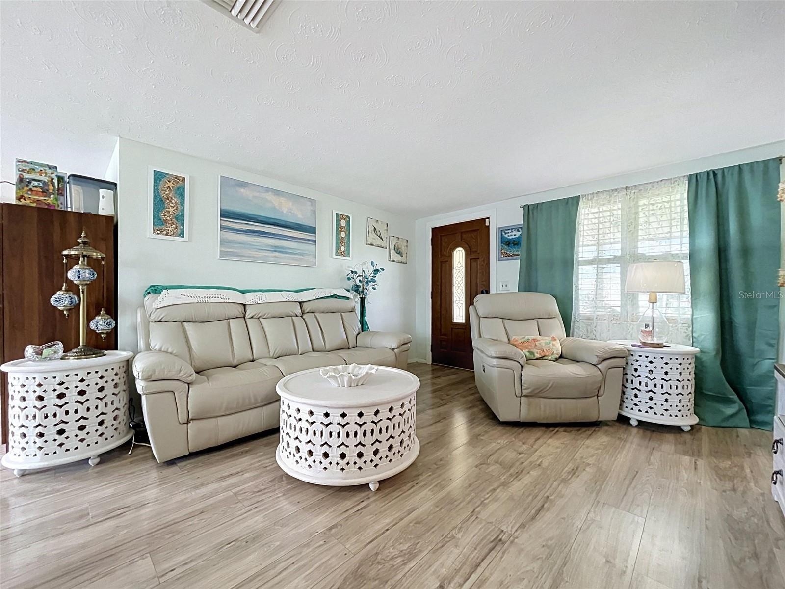 3748 REDWOOD DR — photo 31