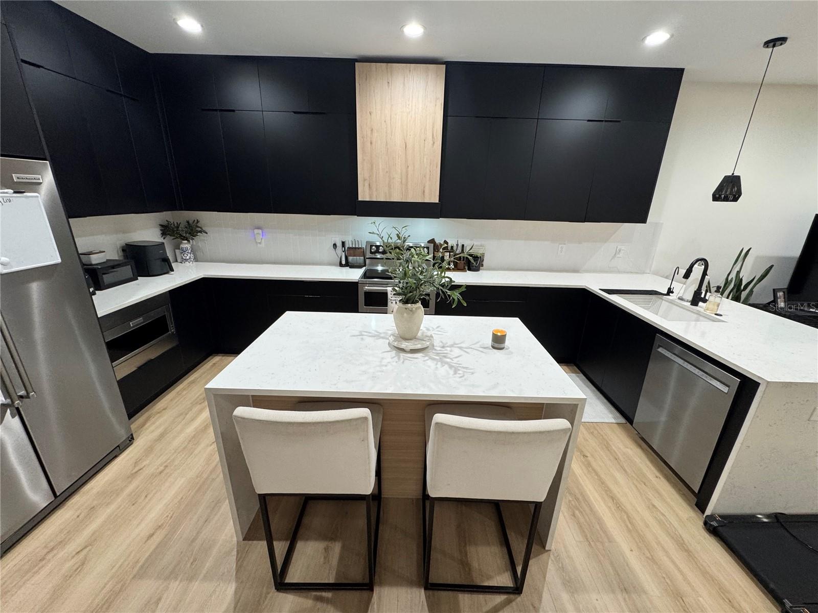 412 W AMELIA AVE #1 — photo 8