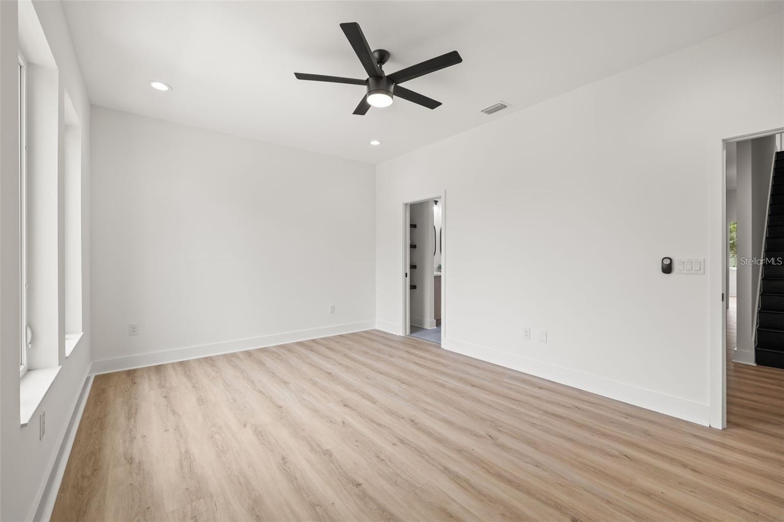 412 W AMELIA AVE #1 — photo 17