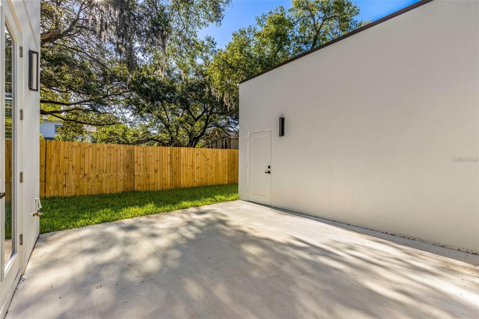 412 W AMELIA AVE #1 — photo 30