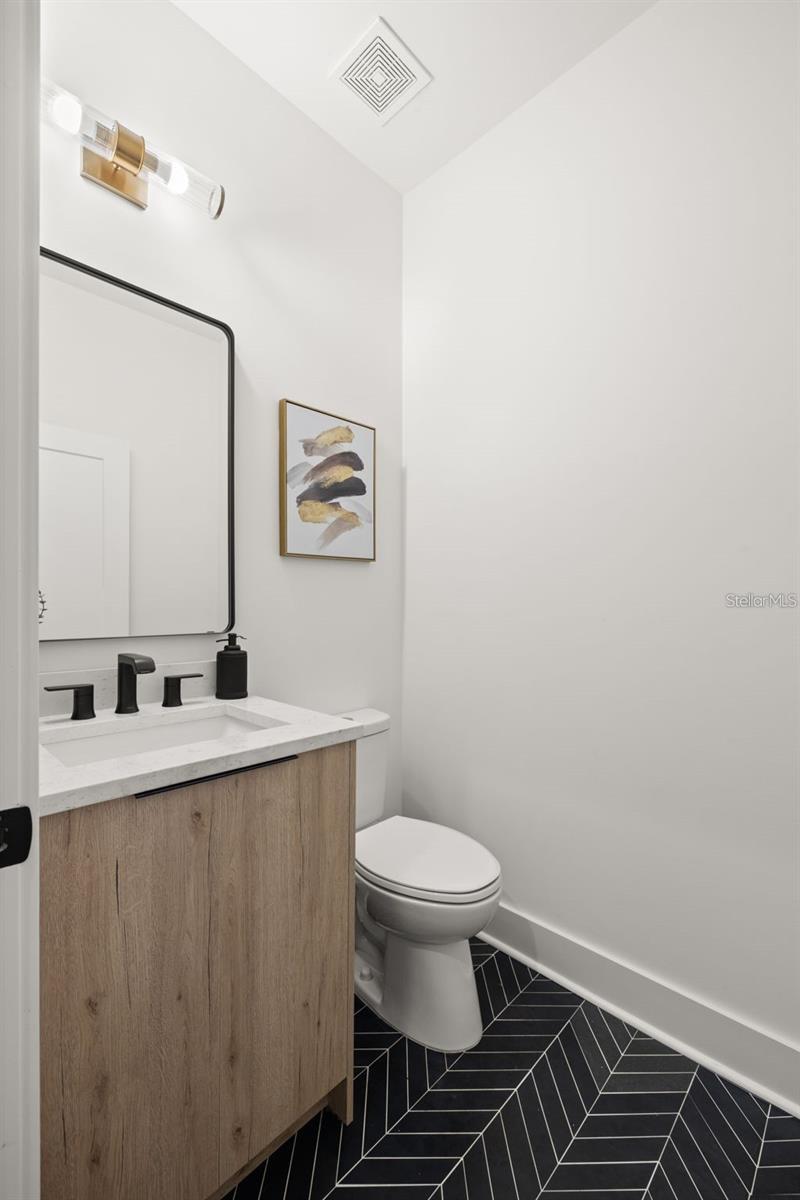 412 W AMELIA AVE #1 — photo 15