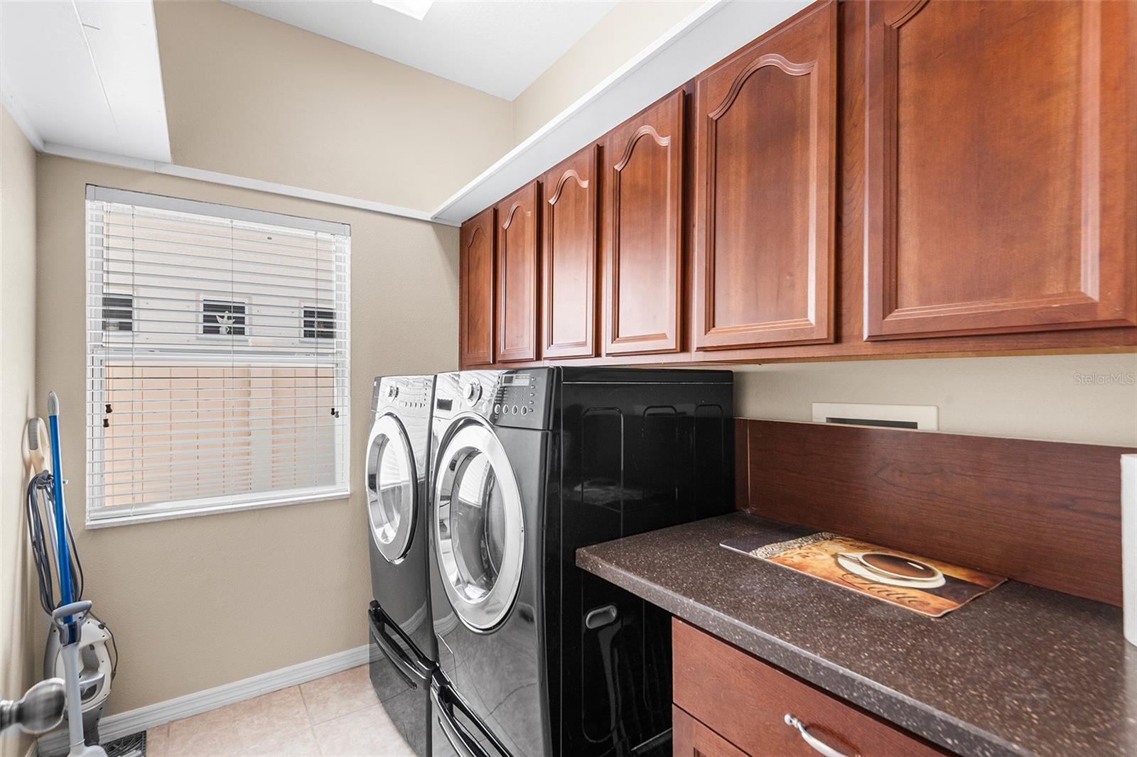 443 YORK DALE DR — photo 16