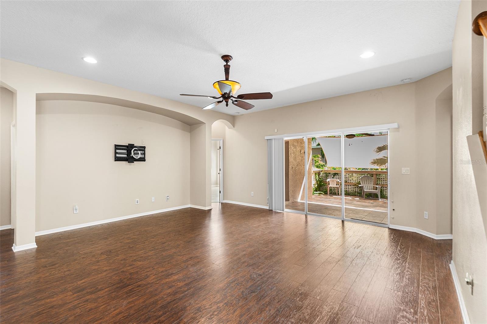 443 YORK DALE DR — photo 9