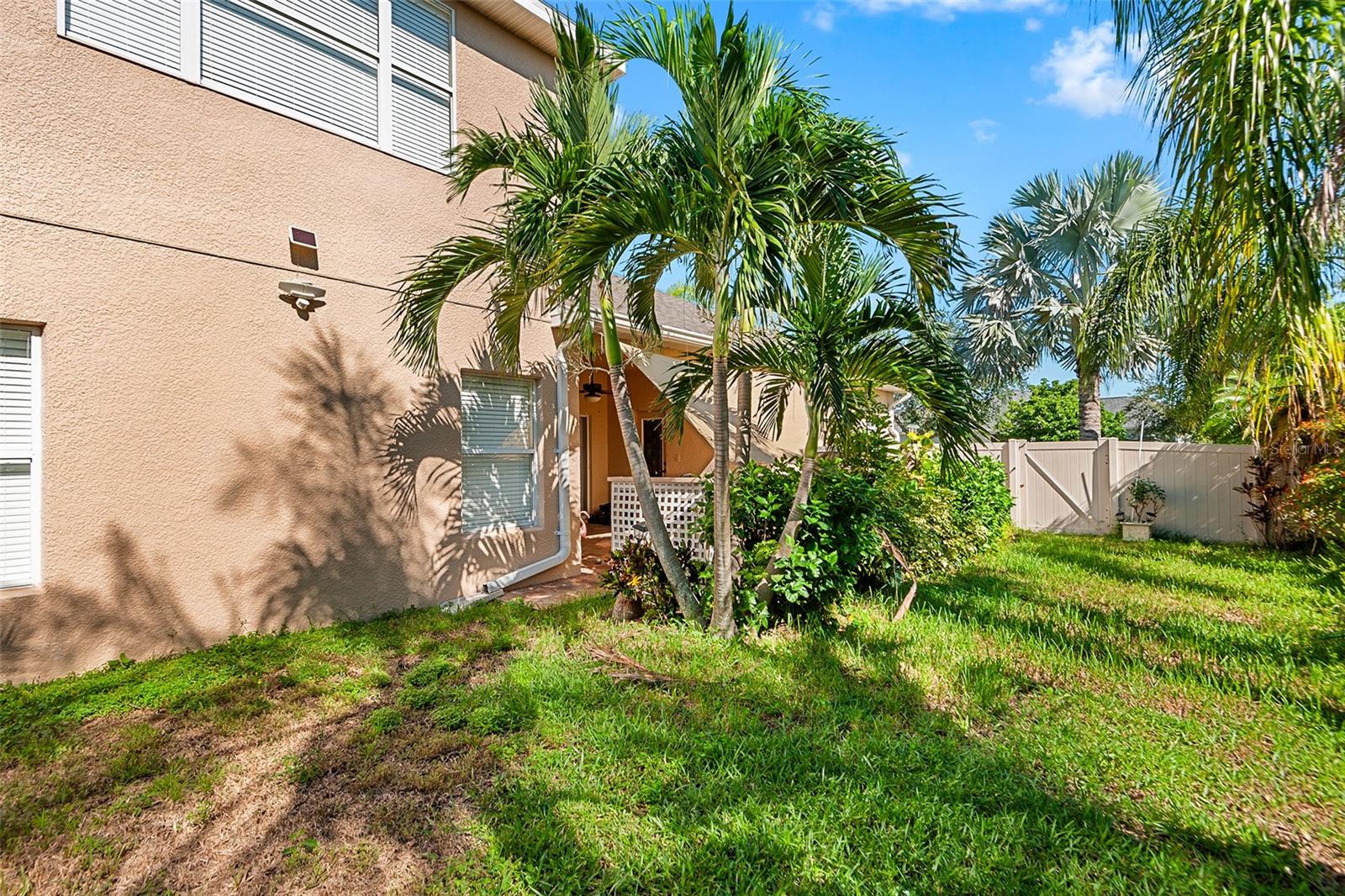 443 YORK DALE DR — photo 32