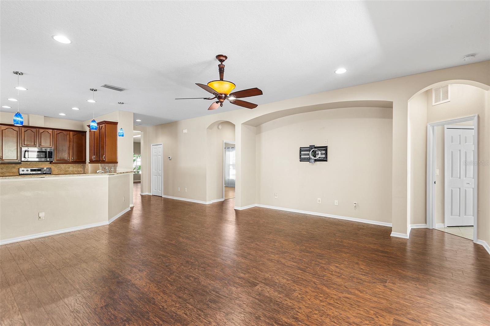 443 YORK DALE DR — photo 10