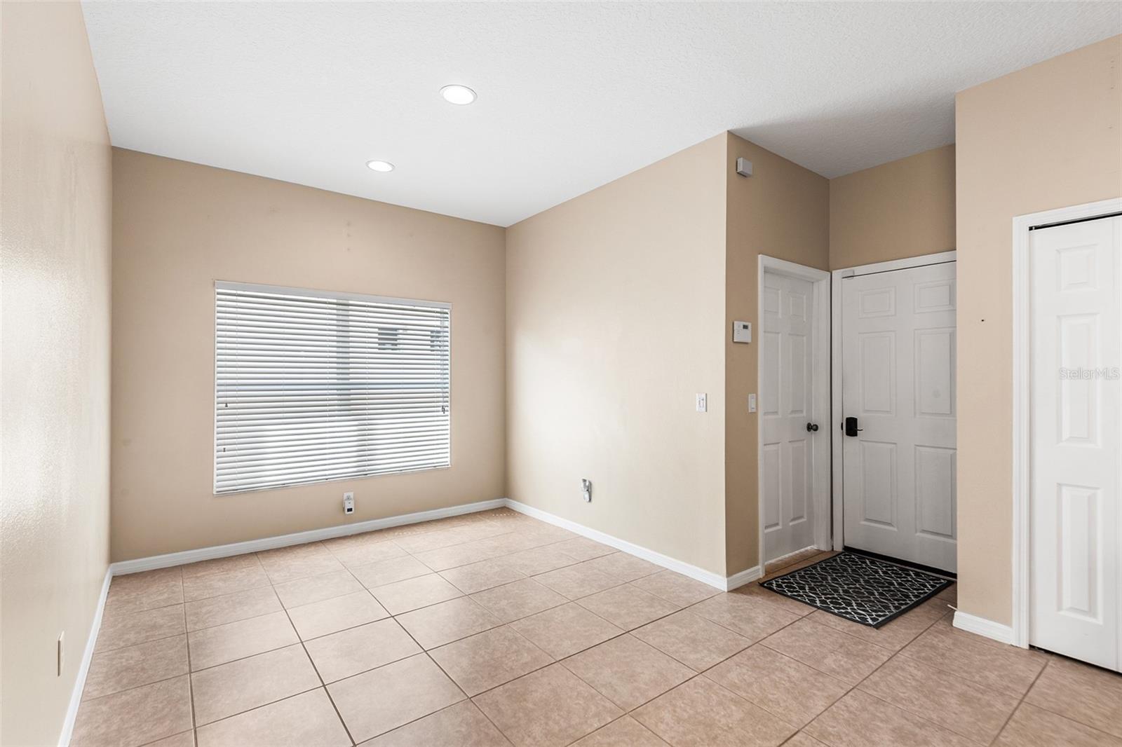 443 YORK DALE DR — photo 17