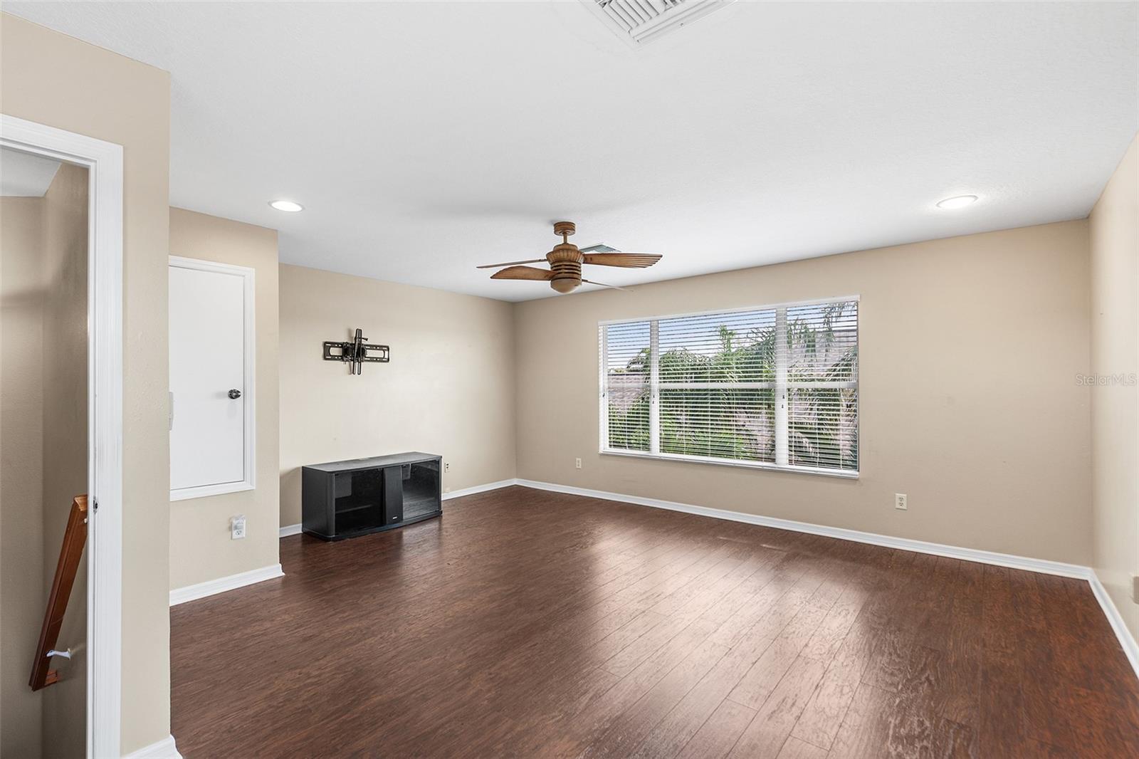 443 YORK DALE DR — photo 24