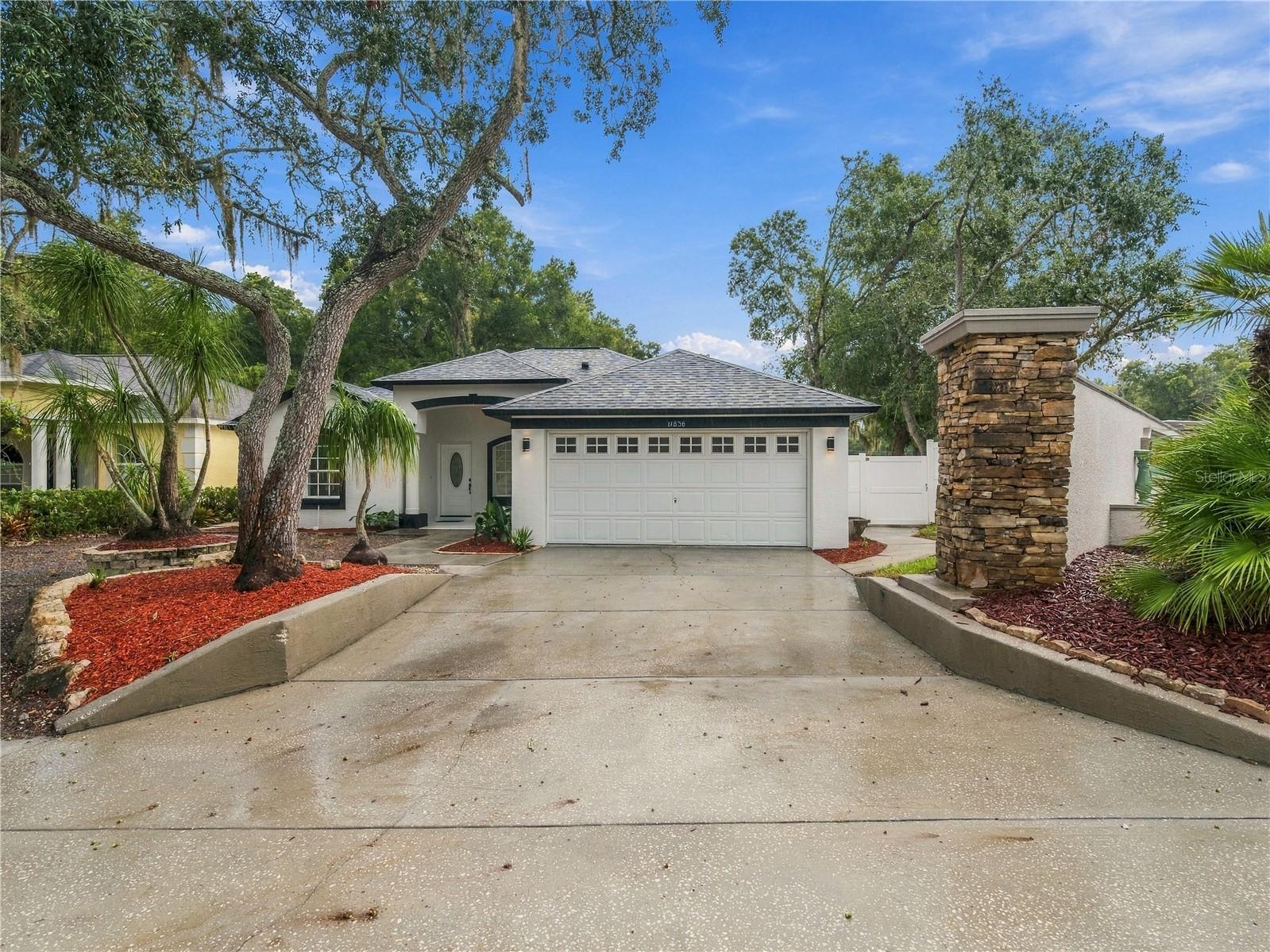 11836 HUNTERS LAKE DR — photo 2