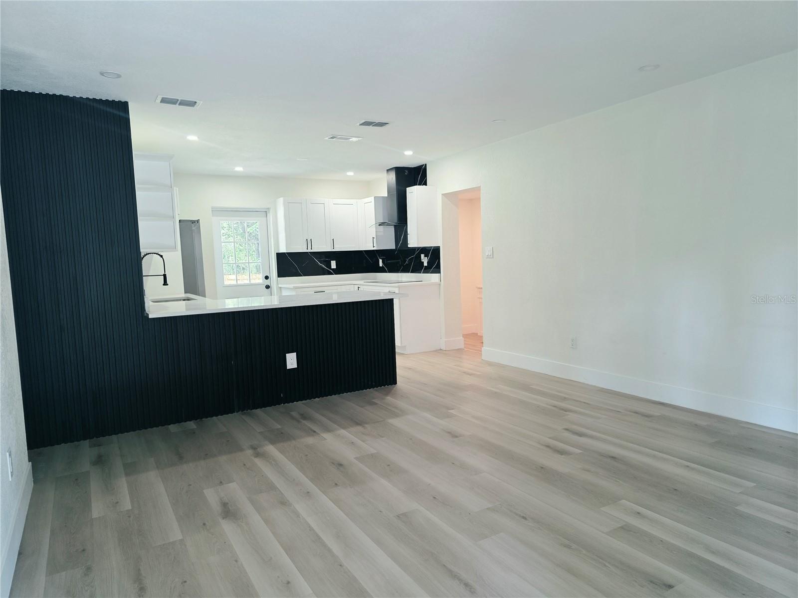 5823 MASSACHUSETTS AVE — photo 4