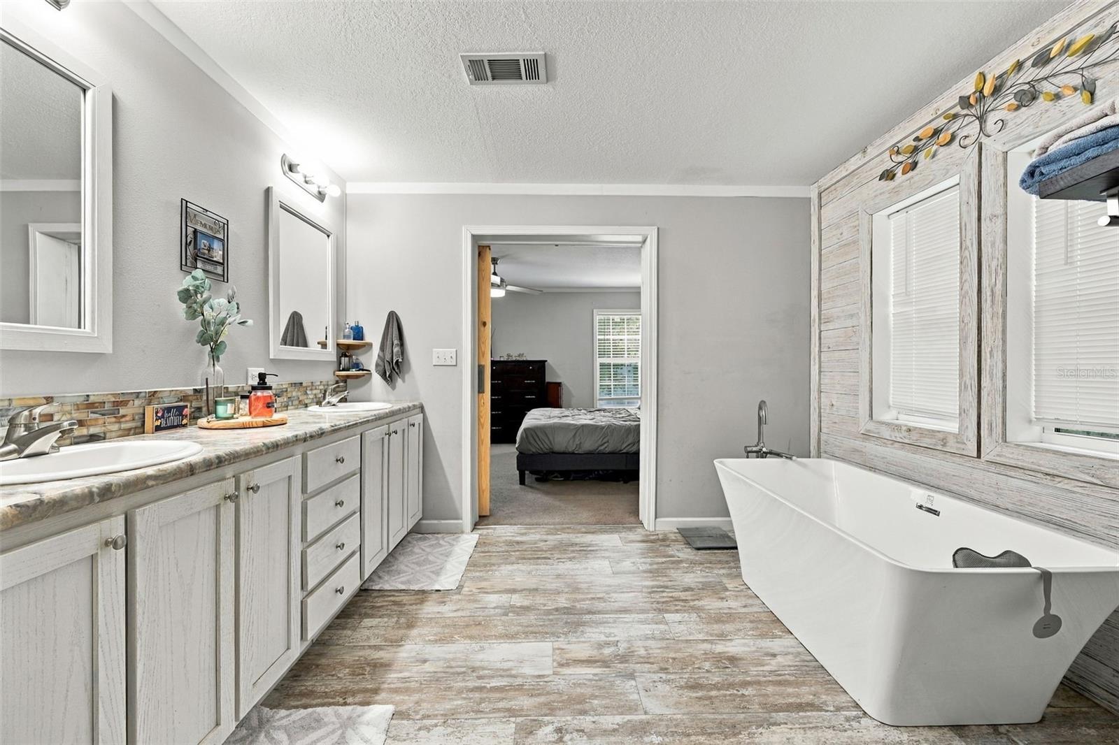 15247 LOMA AVE — photo 33