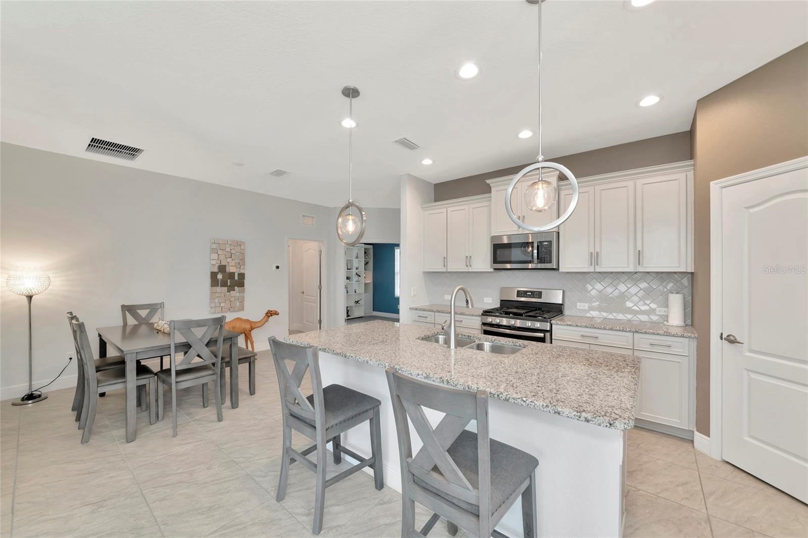 4715 CANOE CREEK AVE — photo 8