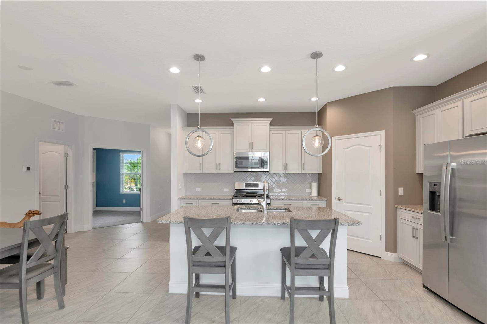 4715 CANOE CREEK AVE — photo 22
