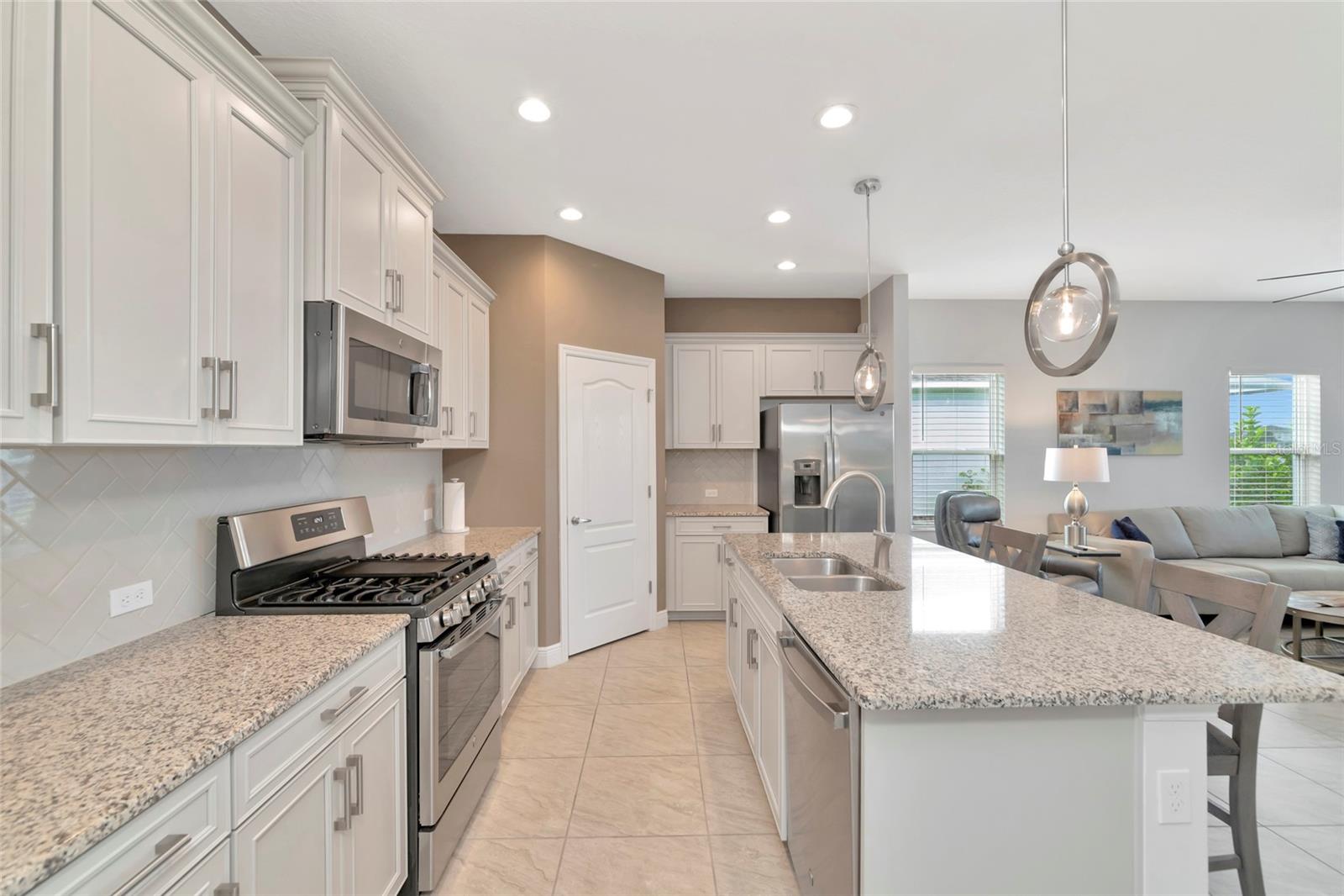 4715 CANOE CREEK AVE — photo 19