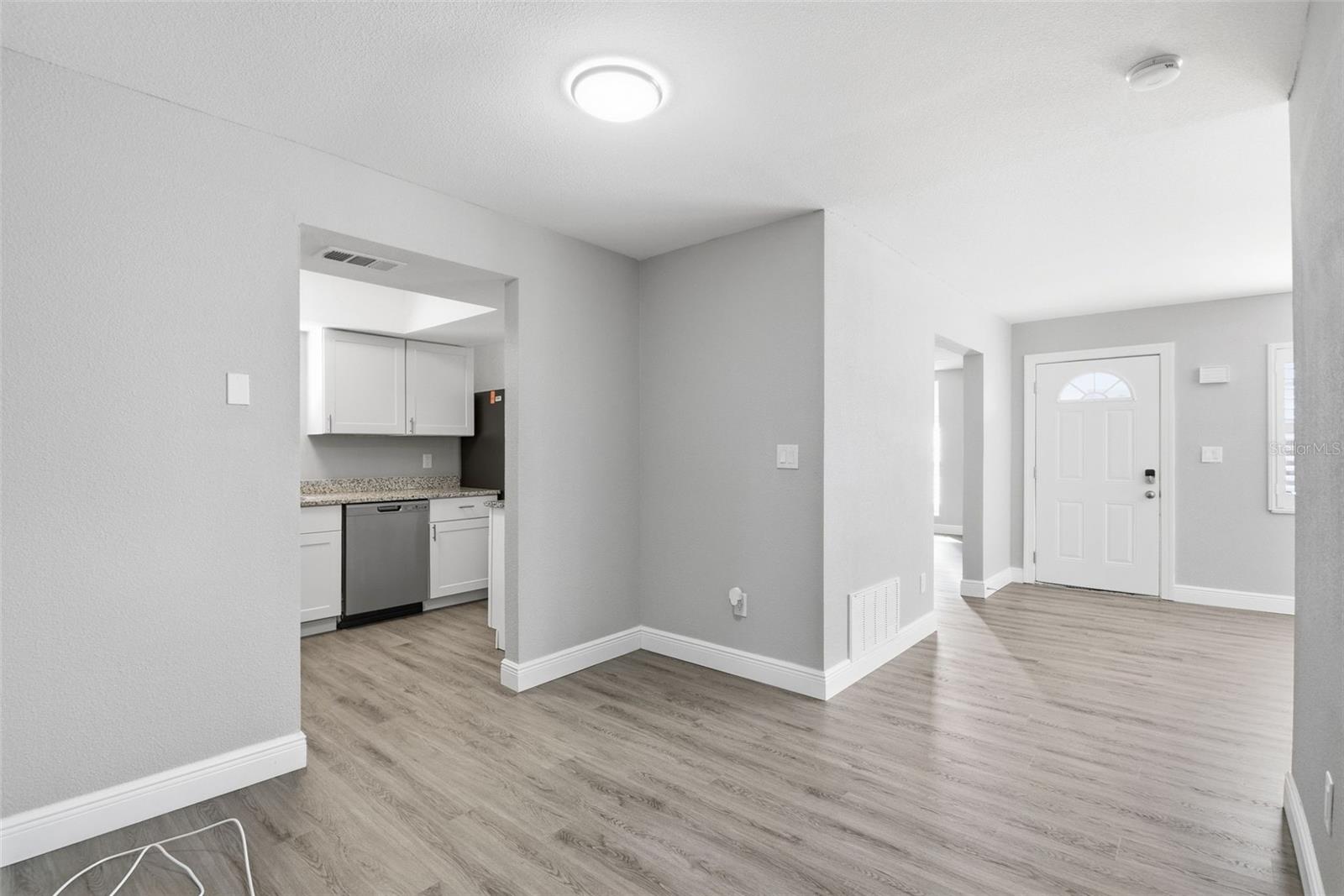 1751 MISSISSIPPI AVE NE — photo 9