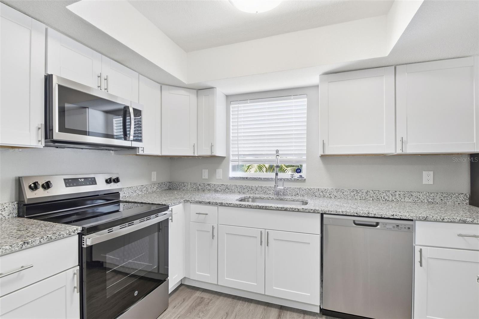 1751 MISSISSIPPI AVE NE — photo 18