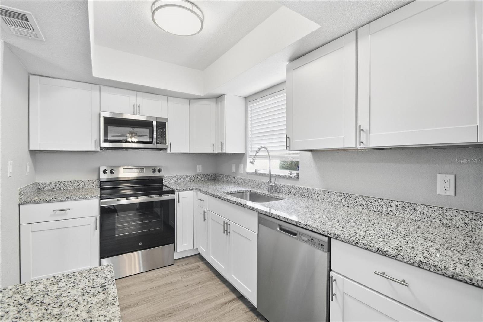 1751 MISSISSIPPI AVE NE — photo 15