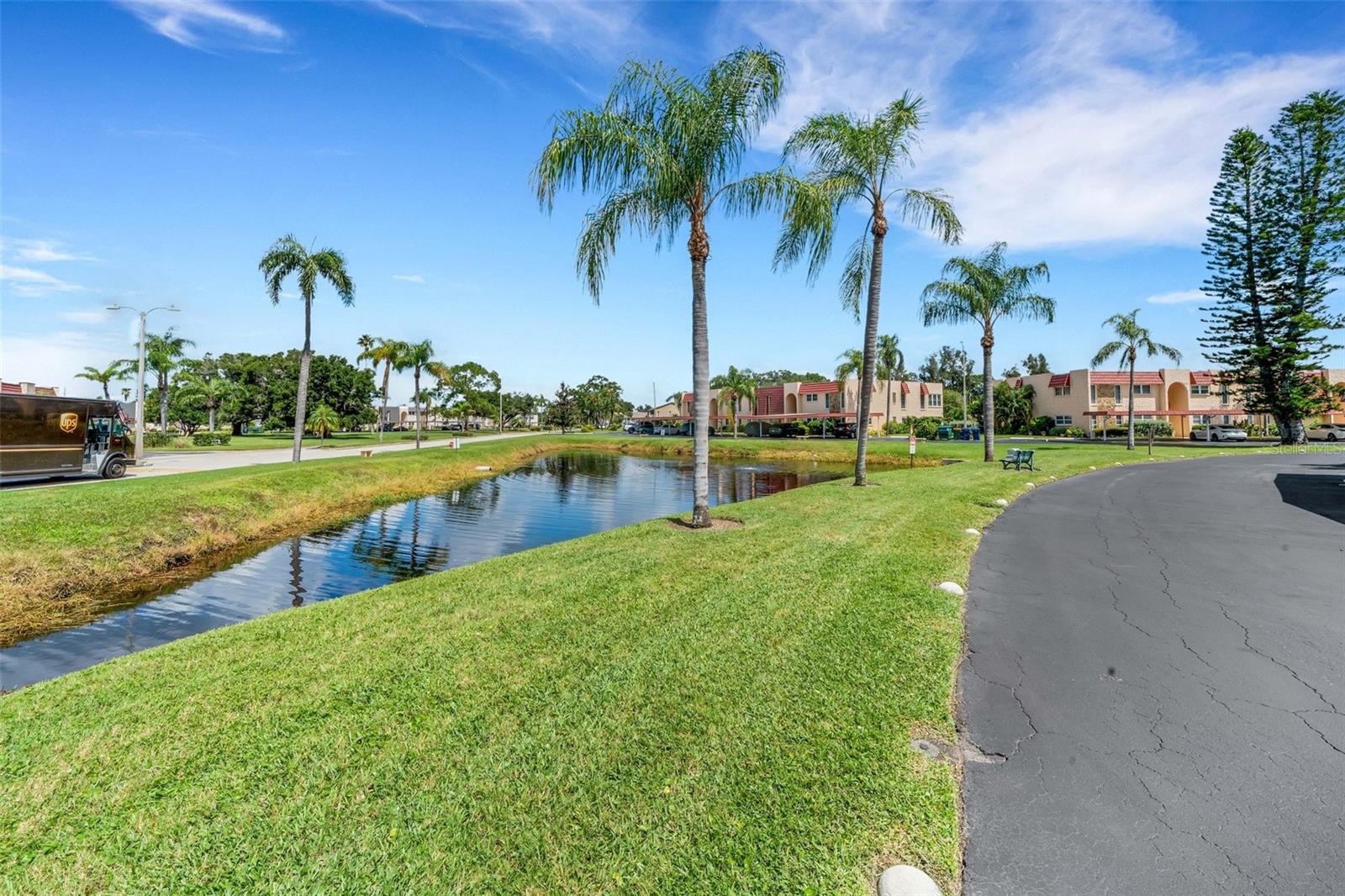 223 BUTTONWOOD CIR #223 — photo 4
