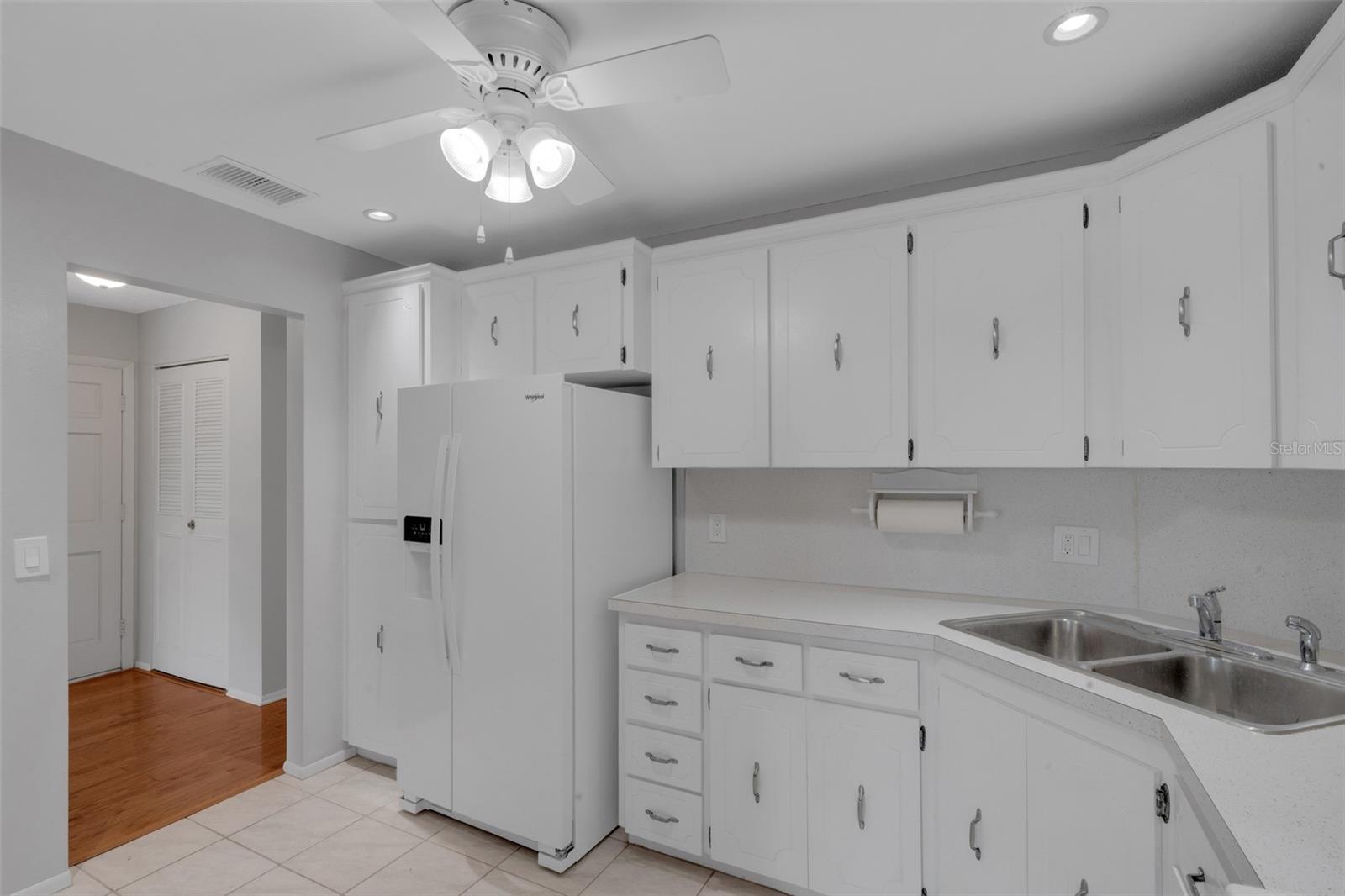 223 BUTTONWOOD CIR #223 — photo 15
